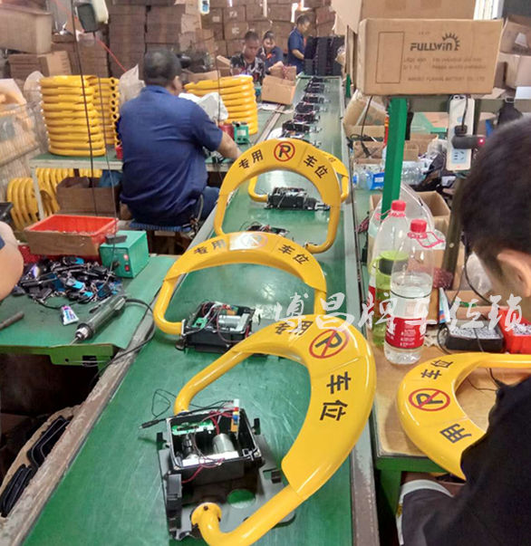 一個遙控器可以同時控制多個車位鎖嗎？