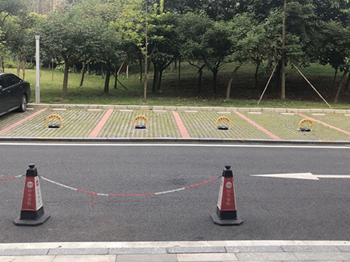 方直集團(tuán)手機(jī)APP藍(lán)牙車位鎖安裝案例