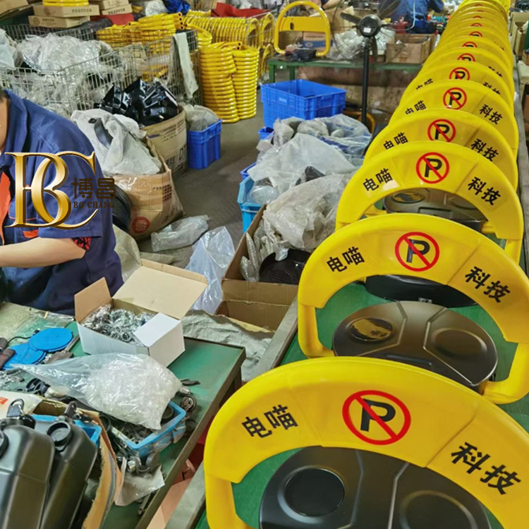 車位越發(fā)緊張，車位鎖實(shí)行共享緩解